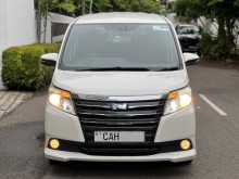 Toyota Noah Hybrid Voxy Esquire 2014 Van