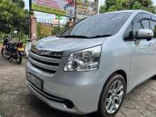 Toyota Noah 2009 Van