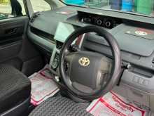 https://riyasewana.com/uploads/toyota-noha-17170517925.jpg