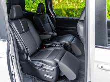 https://riyasewana.com/uploads/toyota-noha-voxy-1014501624021.jpg