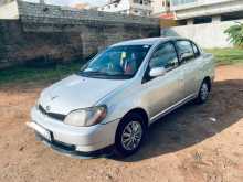 Toyota PLATZ 2000 Car