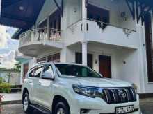 https://riyasewana.com/uploads/toyota-prado-150-2015-1416551012473.jpg