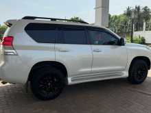 https://riyasewana.com/uploads/toyota-prado-30105310403.jpg