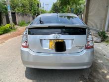 https://riyasewana.com/uploads/toyota-prius-1010003517552.jpg