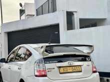 https://riyasewana.com/uploads/toyota-prius-1118510222911.jpg