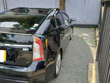 https://riyasewana.com/uploads/toyota-prius-11247334592.jpg