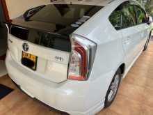 https://riyasewana.com/uploads/toyota-prius-12153631113.jpg