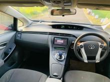 https://riyasewana.com/uploads/toyota-prius-127381924821.jpg