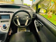 https://riyasewana.com/uploads/toyota-prius-138434824302.jpg