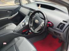 https://riyasewana.com/uploads/toyota-prius-1421191417465.jpg