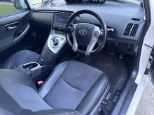 https://riyasewana.com/uploads/toyota-prius-1421482717875.jpg