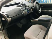 https://riyasewana.com/uploads/toyota-prius-142222026654.jpg