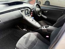 https://riyasewana.com/uploads/toyota-prius-147481924631.jpg