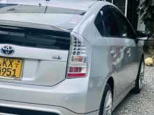 https://riyasewana.com/uploads/toyota-prius-1513272922442.jpg