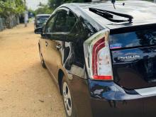 https://riyasewana.com/uploads/toyota-prius-1514441324391.jpg