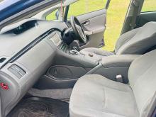 https://riyasewana.com/uploads/toyota-prius-1519380024252.jpg