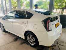 https://riyasewana.com/uploads/toyota-prius-15204719324.jpg