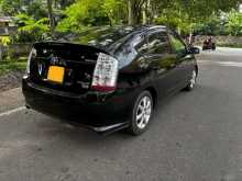 https://riyasewana.com/uploads/toyota-prius-1522010142.jpg