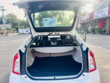 https://riyasewana.com/uploads/toyota-prius-1523213317475.jpg