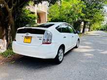 https://riyasewana.com/uploads/toyota-prius-175565422892.jpg