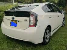 https://riyasewana.com/uploads/toyota-prius-181128344492.jpg