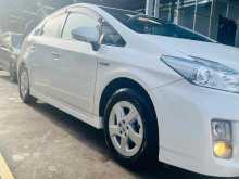 https://riyasewana.com/uploads/toyota-prius-1910315722583.jpg