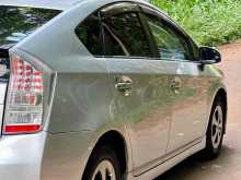 https://riyasewana.com/uploads/toyota-prius-1913135022352.jpg