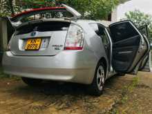 https://riyasewana.com/uploads/toyota-prius-20-28528474403.jpg
