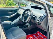https://riyasewana.com/uploads/toyota-prius-2011-2614113012103.jpg