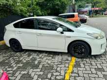 https://riyasewana.com/uploads/toyota-prius-2012-1611442612923.jpg