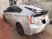 https://riyasewana.com/uploads/toyota-prius-2012-28111312952.jpg