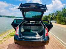 https://riyasewana.com/uploads/toyota-prius-2013-150473912204.jpg