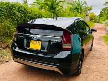 https://riyasewana.com/uploads/toyota-prius-2013-1616425012693.jpg