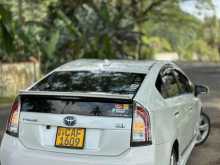 https://riyasewana.com/uploads/toyota-prius-2013-1617270212332.jpg