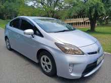 https://riyasewana.com/uploads/toyota-prius-2013-2014175112113.jpg