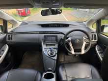 https://riyasewana.com/uploads/toyota-prius-2013-2115034912294.jpg