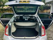 https://riyasewana.com/uploads/toyota-prius-2013-2916054112463.jpg