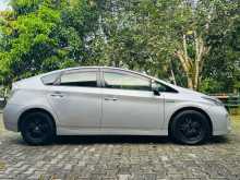 https://riyasewana.com/uploads/toyota-prius-2013-2916054112682.jpg