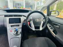 https://riyasewana.com/uploads/toyota-prius-2013-511511712693.jpg