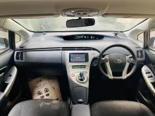 https://riyasewana.com/uploads/toyota-prius-2013-710113417455.jpg