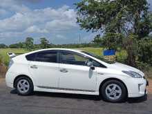 https://riyasewana.com/uploads/toyota-prius-201331144723.jpg
