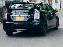 https://riyasewana.com/uploads/toyota-prius-2014-2720581212134.jpg