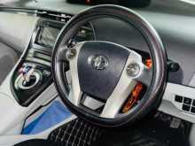 https://riyasewana.com/uploads/toyota-prius-2014-3017252912113.jpg