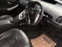 https://riyasewana.com/uploads/toyota-prius-2014-917465212462.jpg