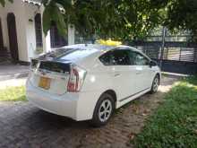https://riyasewana.com/uploads/toyota-prius-2015-1514175712562.jpg