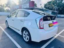 https://riyasewana.com/uploads/toyota-prius-2015-1523190112422.jpg