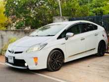 https://riyasewana.com/uploads/toyota-prius-2015-2144825923.jpg