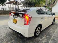 https://riyasewana.com/uploads/toyota-prius-2015-218320612342.jpg