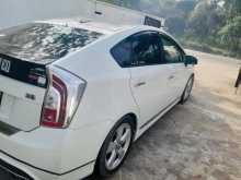 https://riyasewana.com/uploads/toyota-prius-2015-2612322912803.jpg