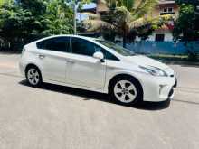 Toyota Prius S LED 2015 Car